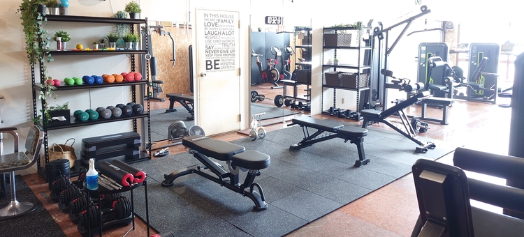 トレーニングジム併設の複合施設