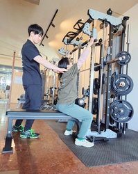 骨盤周辺をゆるめる施術